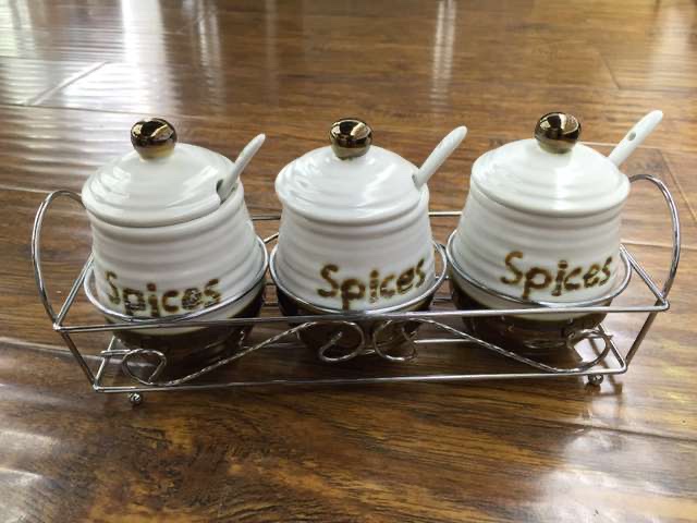 Three-Piece Seasoning Jar With Iron Rack