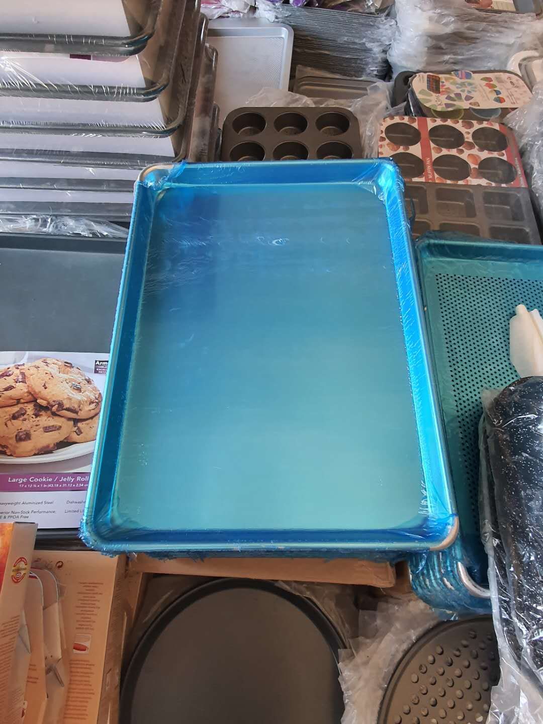 Aluminum cake plate