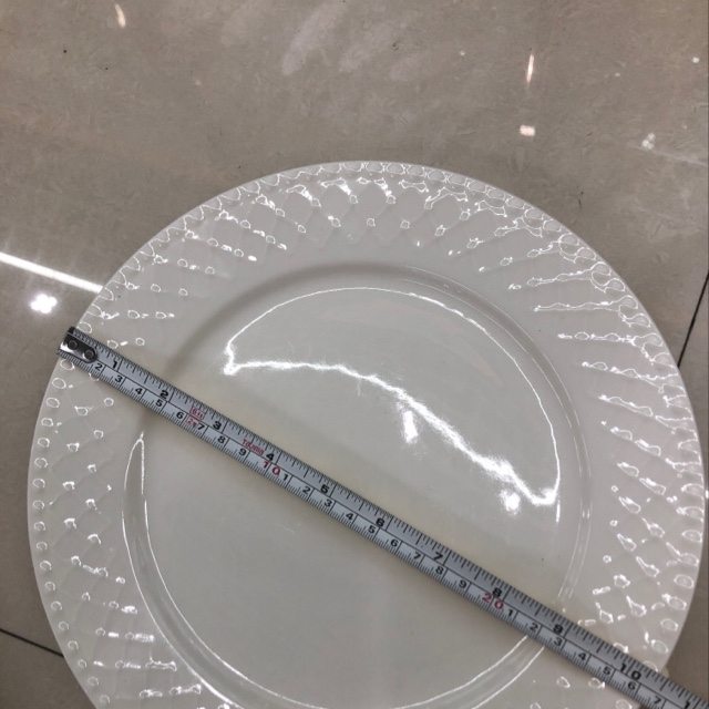 10.5-inch relief flat plate new bone China, 36 pieces per box factory direct sales, wholesale and retail in stock, offline physical store. Consult before placing an order details Picture