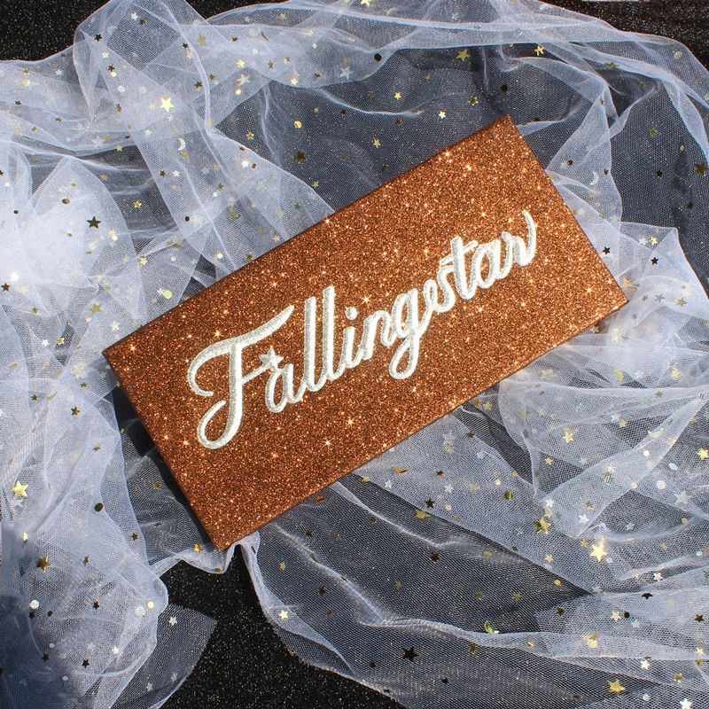 FEBBLE's new 14-color goddess eyeshadow palette with glitter and semi-gloss. details Picture