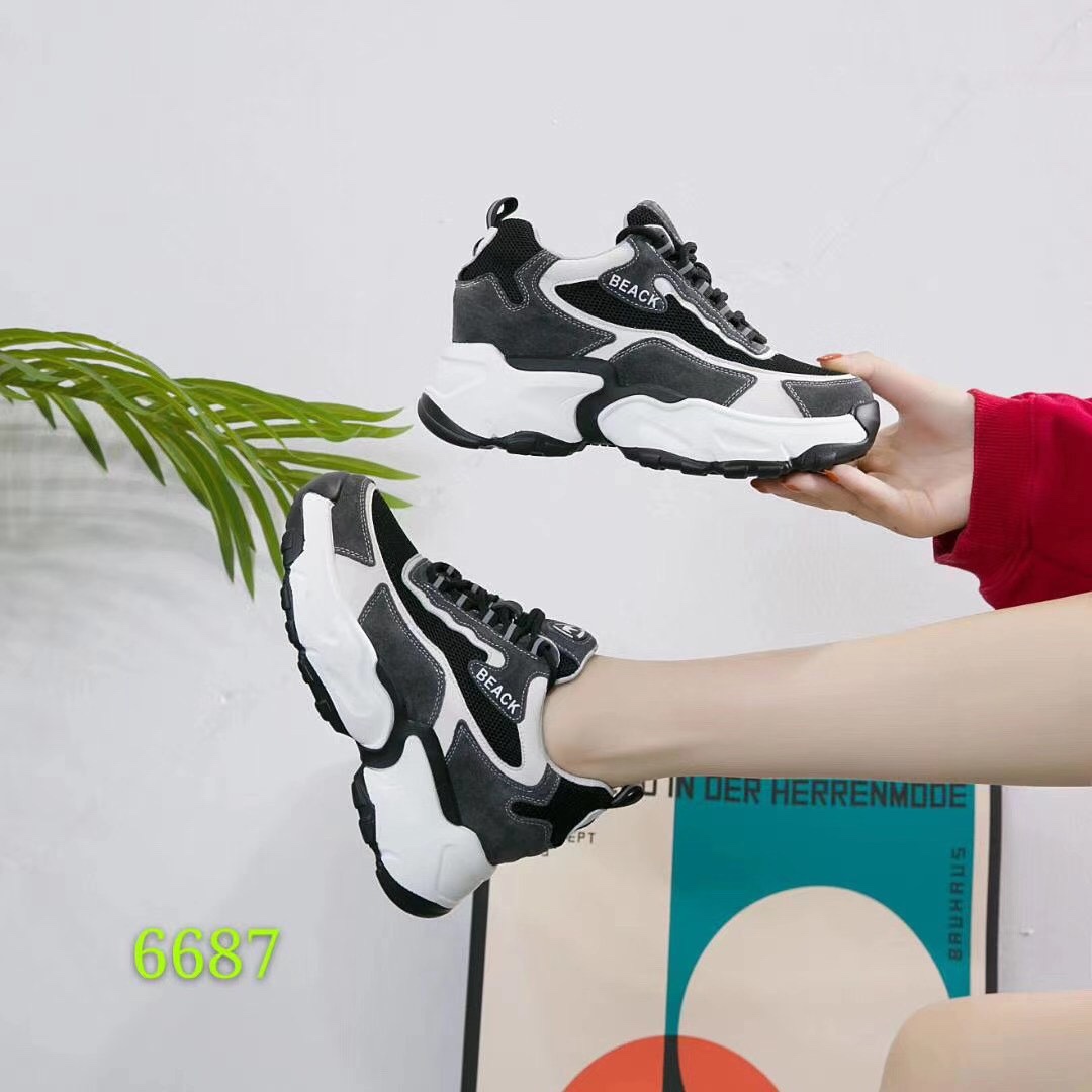 Sports shoes 39 thumbnail