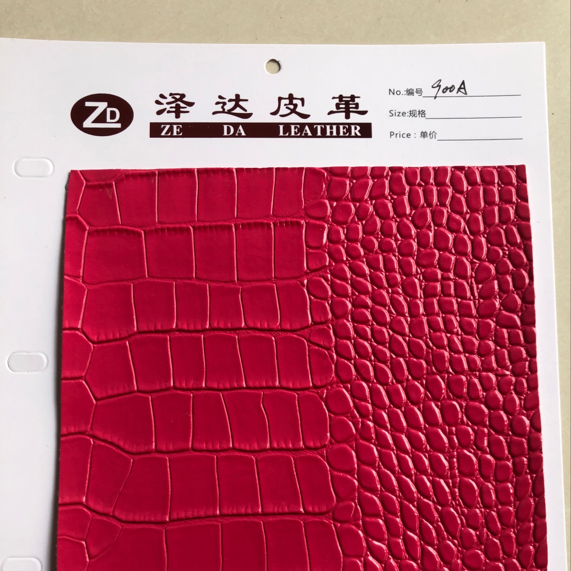厂家直销热销新款   900A喷涂鳄鱼纹PVC皮革大量现货高中低档箱包沙发鞋材面料