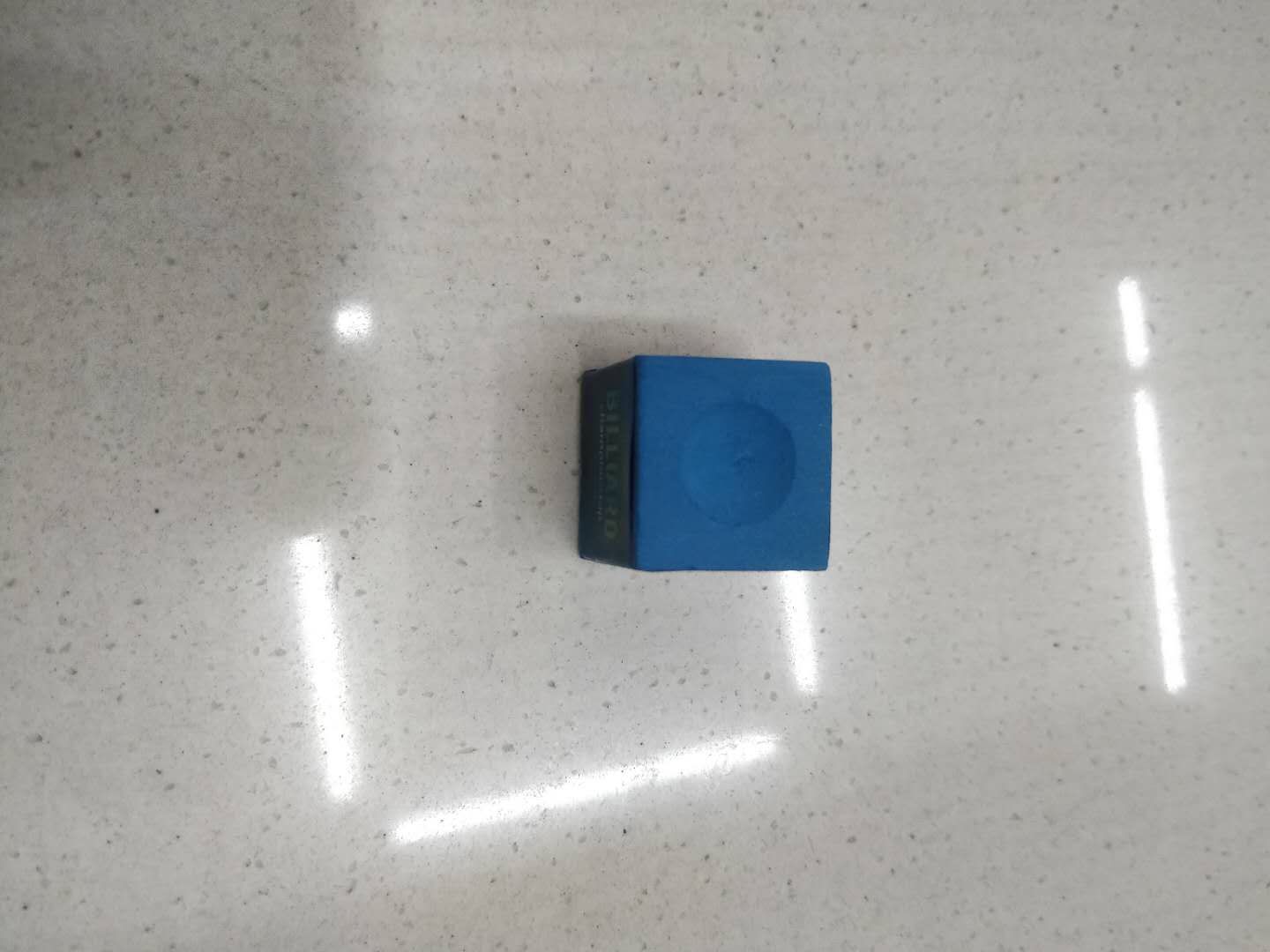 台球巧克粉 比利 擦粉 枪粉 8A 单颗详情1
