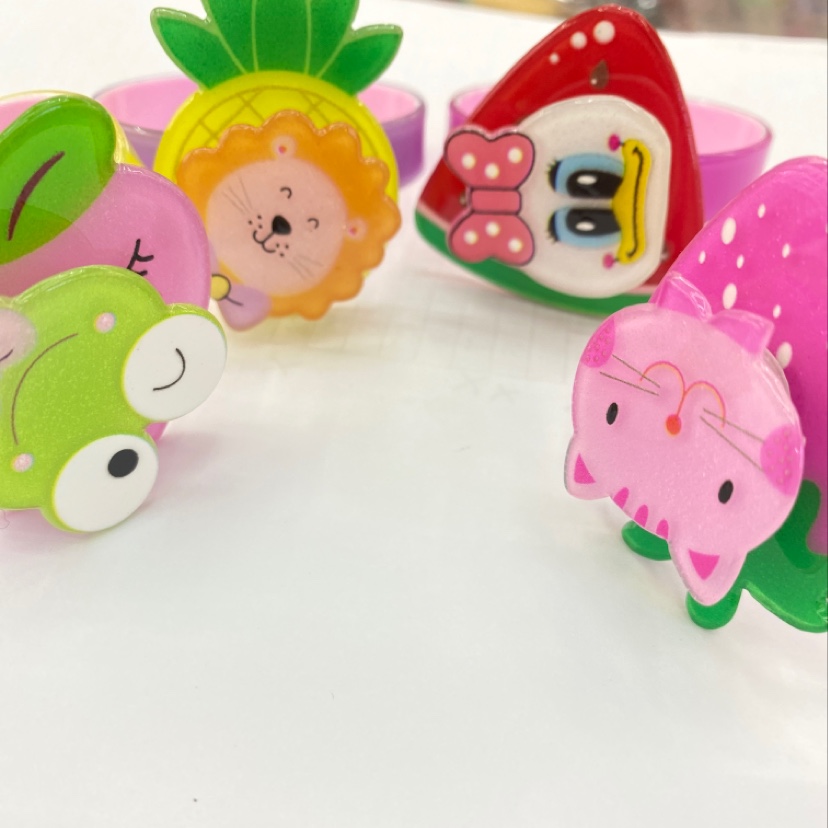 网红同款可爱动物水果可转动儿童无害手镯