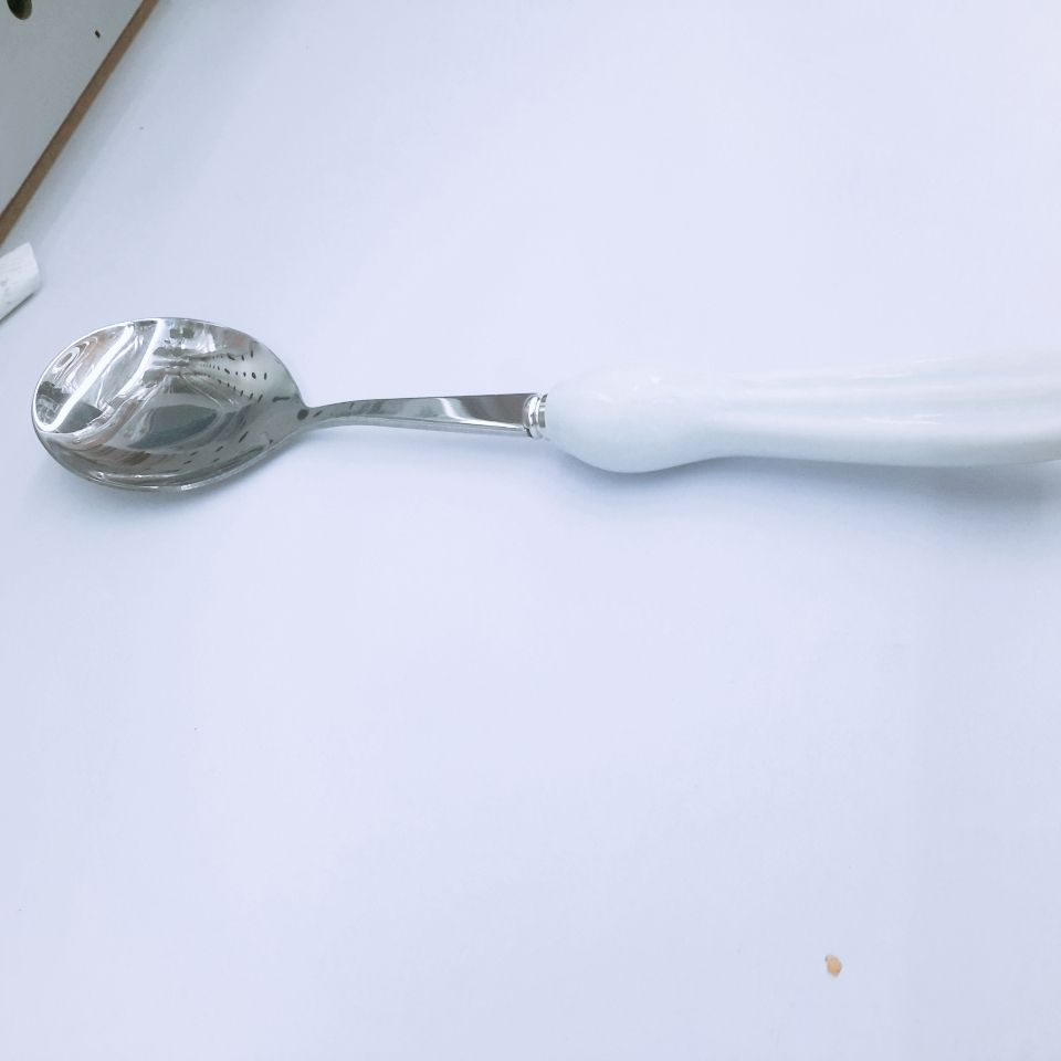 Wholesale custom high quality big rabbit ceramic round spoon tableware details Picture