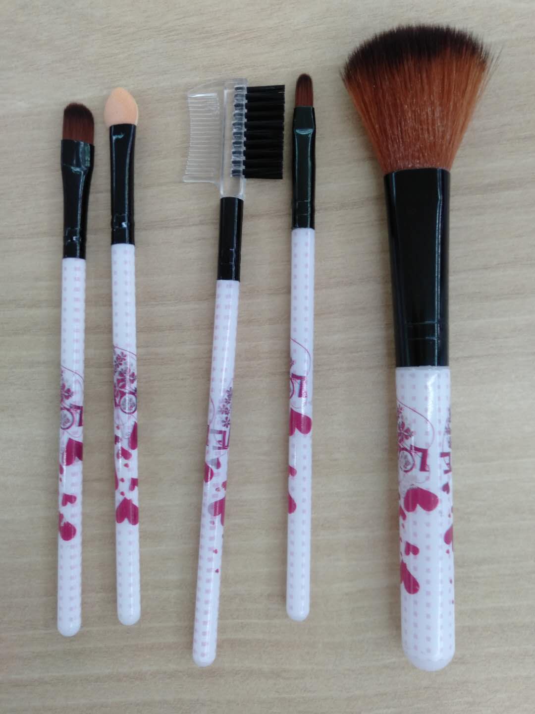 Set makeup brush scatter paint