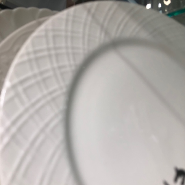 10.5-inch relief flat plate new bone China, 36 pieces per box factory direct sales, wholesale and retail in stock, offline physical store. Consult before placing an order Specification image