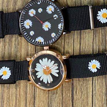 Black watches for women are trendy and popular, with a stylish, elegant and simple style. They are genuine and fashionable on Douyin