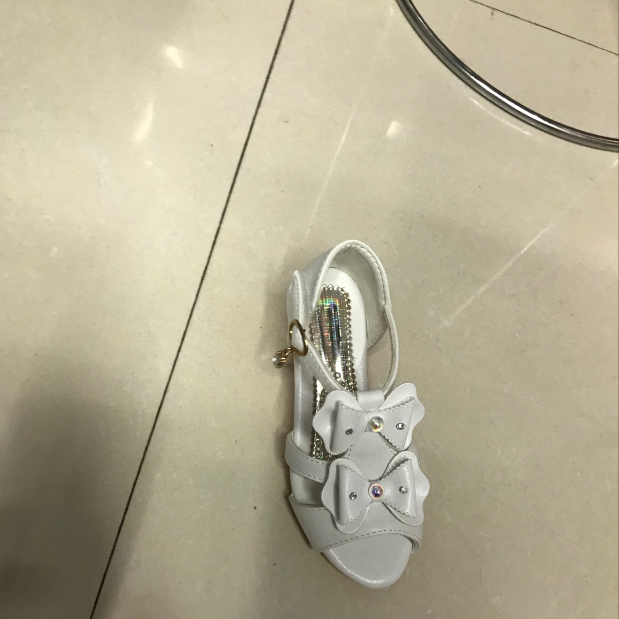 高跟凉鞋