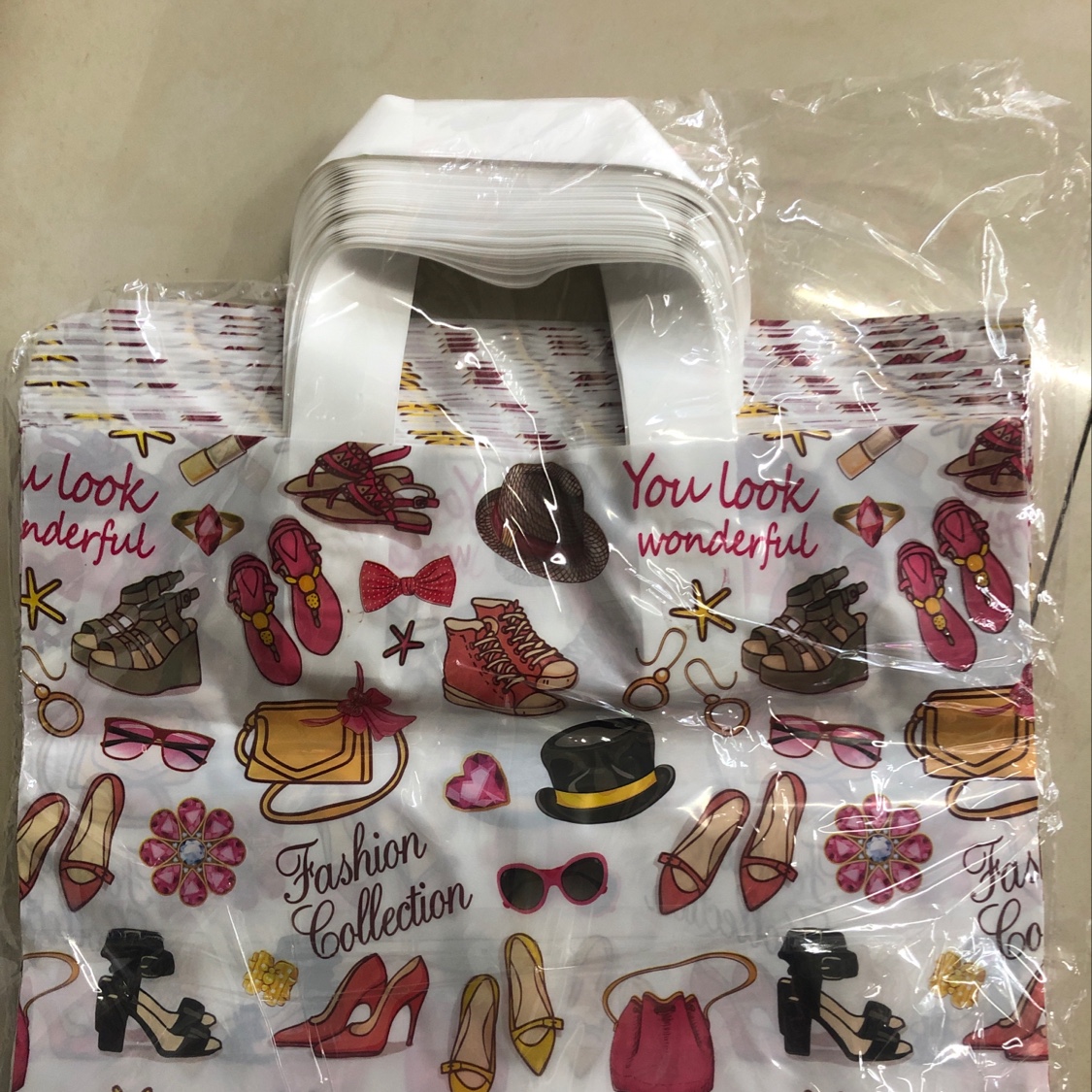 Freight self-care, available in stock, 35x30x7 silk handle bag