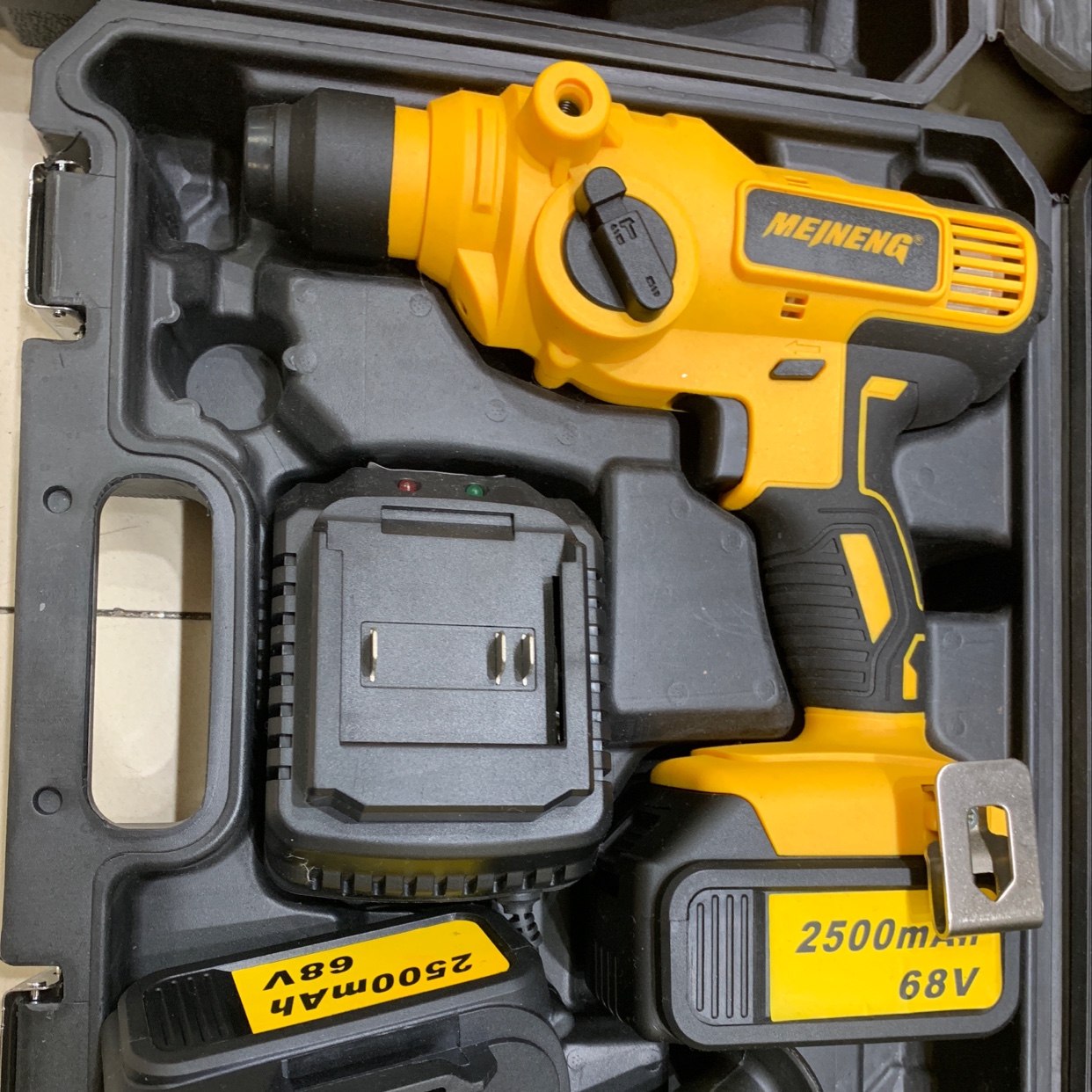 Rechargeable electric hammer thumbnail