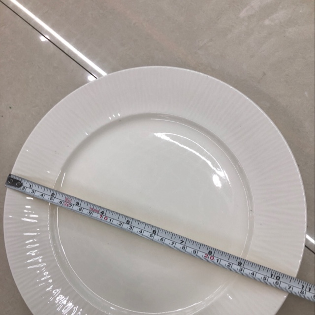 10.5-inch relief flat plate new bone China, 36 pieces per box factory direct sales, wholesale and retail in stock, offline physical store. Consult before placing an order