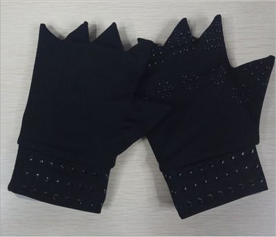 跨境专供 magnetic thetrapy gloves 磁疗点胶 弹力半指手套详情2