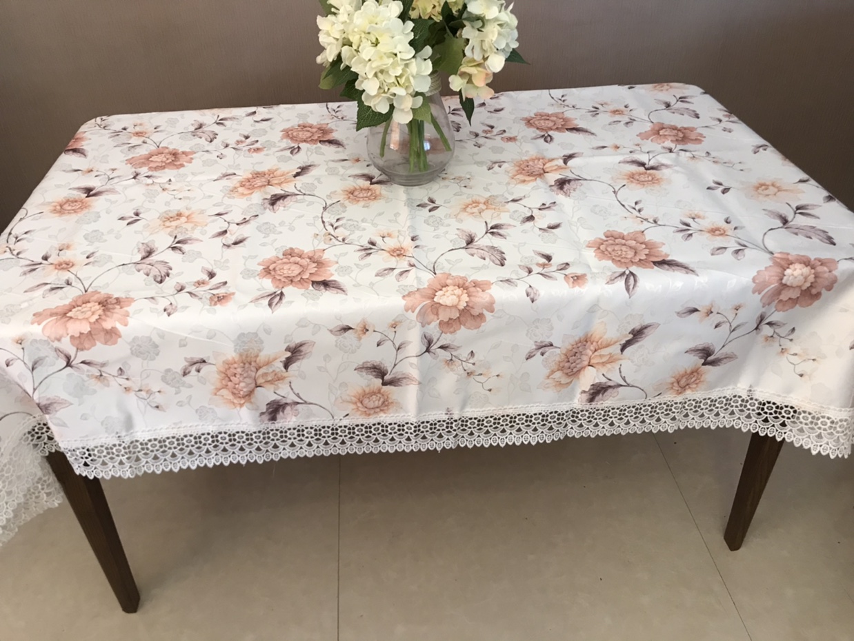 水溶边小花桌布