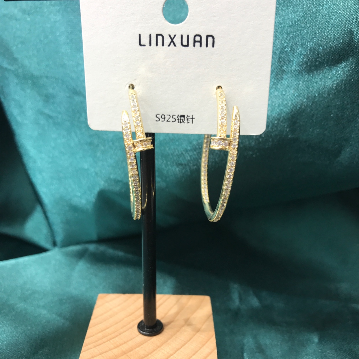 饰品/耳饰/耳环/锆石耳环/明星同款耳环细节图