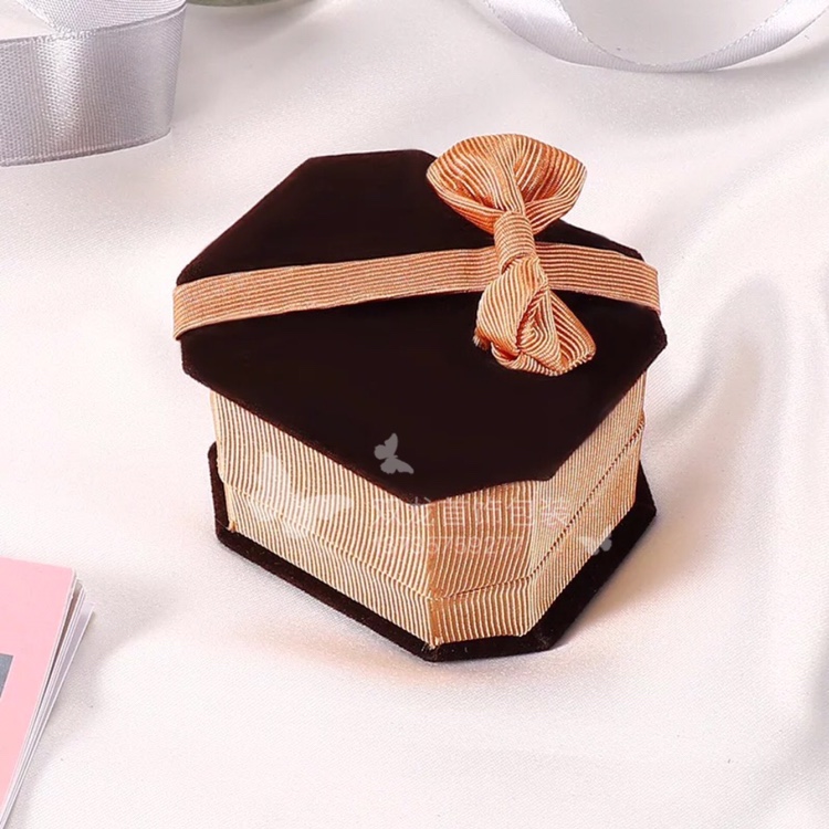 Octagonal velvet ribbon flower bow ring box, couple ring, necklace pendant box, bracelet box, ring, watch, jewelry and accessory box, jewelry and accessory box, display prop display stand Specification image