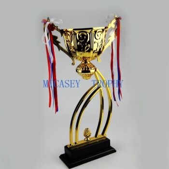 镂空奖杯白底实物图