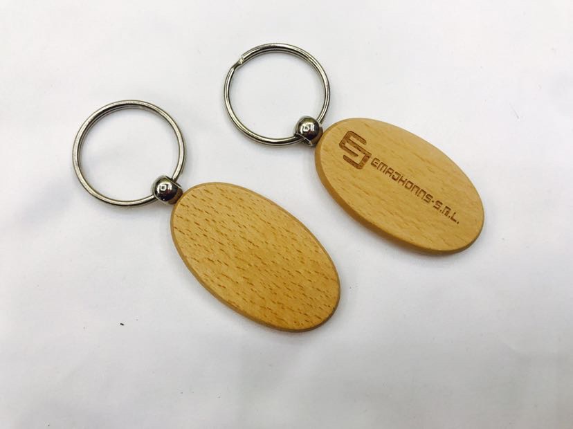 厂家促销供应椭圆形型可定制LOGO创意榉木质木头钥匙扣小礼品详情图4
