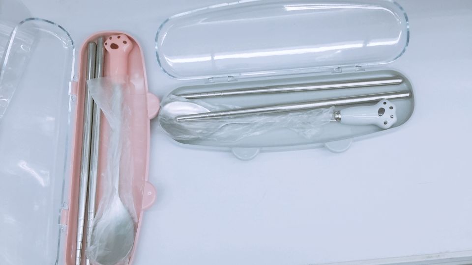 Wholesale custom quality chopsticks spoon bear claw two-piece tableware set details Picture
