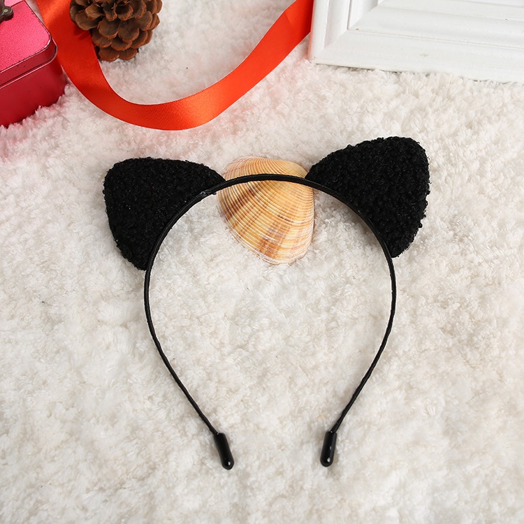 Korean mom is a super cute and sweet hairband with the same style as Superman. Wholesale supply of cat ear headbands Application Scenario