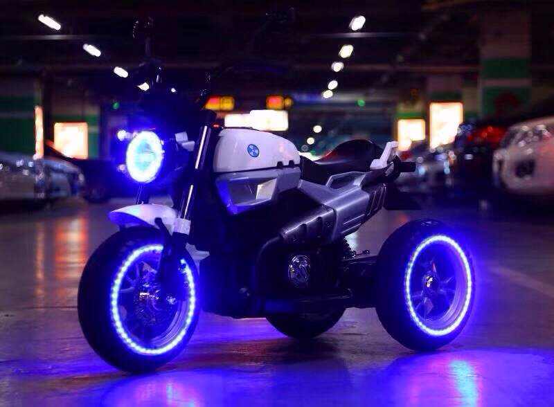 儿童三轮摩托车图