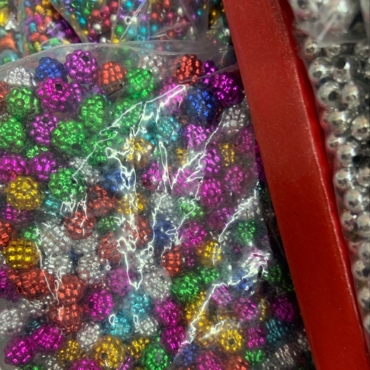 Glossy bead thumbnail