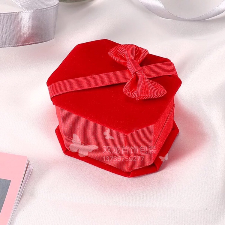 Octagonal velvet ribbon flower bow ring box, couple ring, necklace pendant box, bracelet box, ring, watch, jewelry and accessory box, jewelry and accessory box, display prop display stand Application Scenario