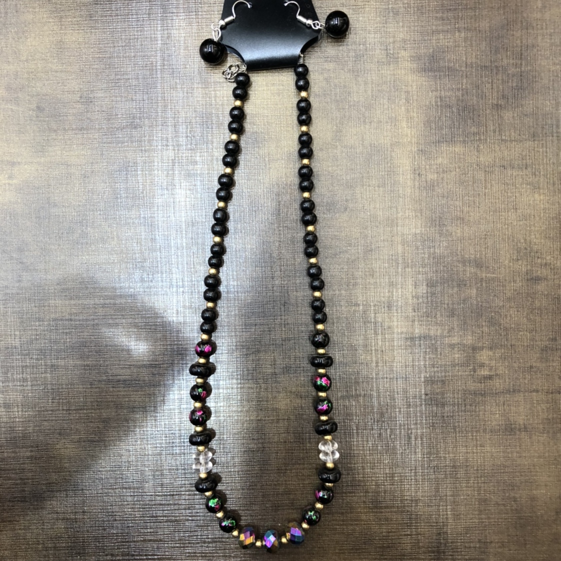 A two-piece necklace set. There is no spot thumbnail
