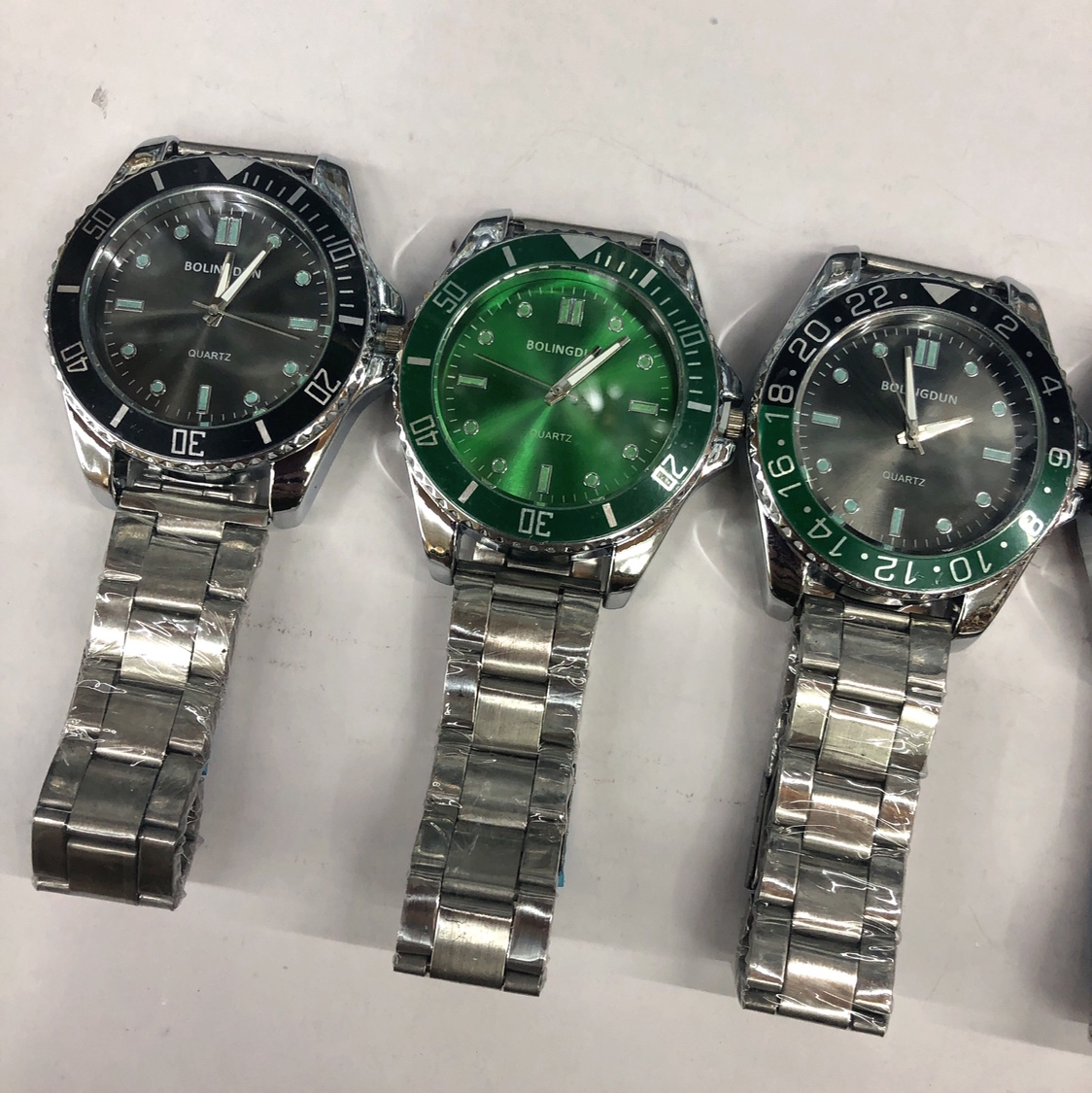 Men's watches: Fashionable, simple quartz watches, water-resistant steel band men's watches for daily life Specification image