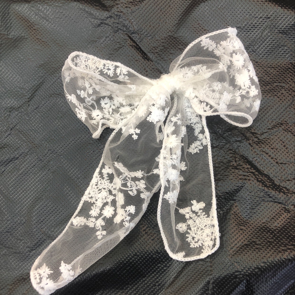 White bow thumbnail