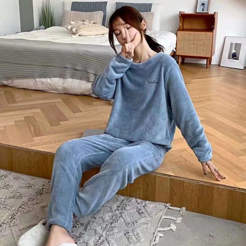 职业女裙套装实物图