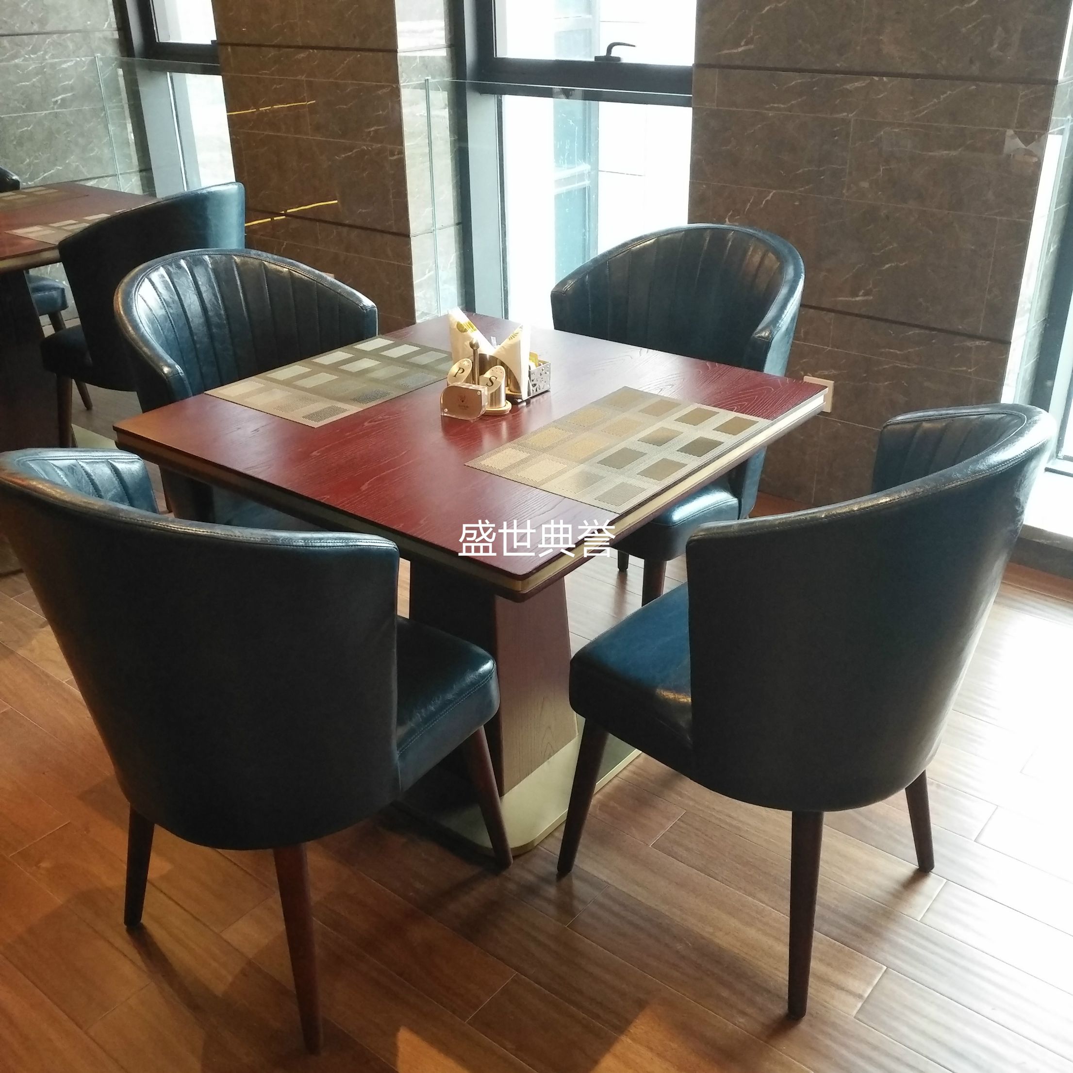 星级酒店西餐厅餐椅宾馆早餐桌椅时尚酒店实木桌咖啡厅U型仿木椅详情图1