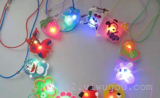 Children's cartoon soft rubber luminous necklace, luminous concert necklace, street stall toys, new and unique children's toys Specification image