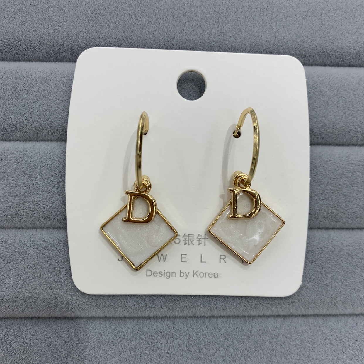 S925 silver needle shell D letter earring