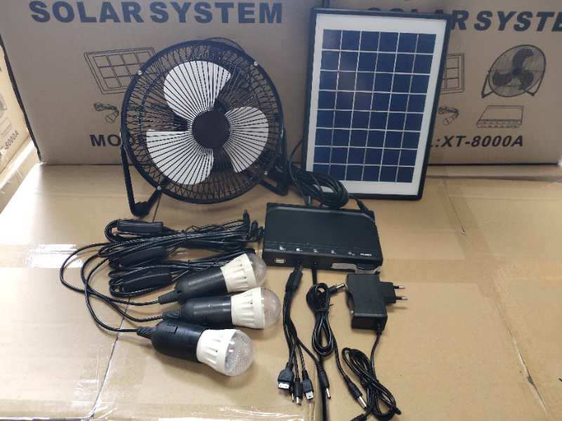 太阳能风扇灯泡USB手机充电白底实物图