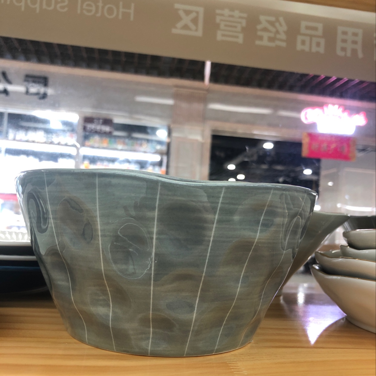 Light luxury large bowl thumbnail