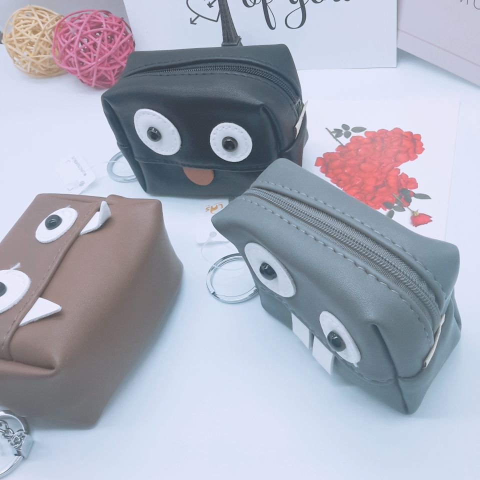 2020 new cartoon coin wallet creative Big tooth monster receive silver coin bag key bag Specification drawing