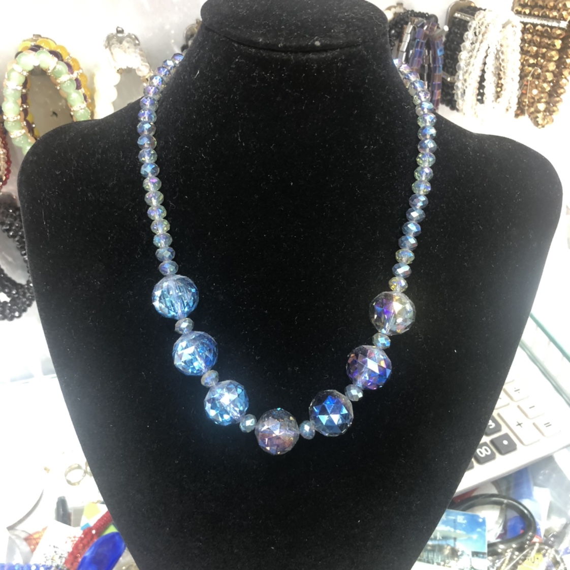 Crystal necklace type 2