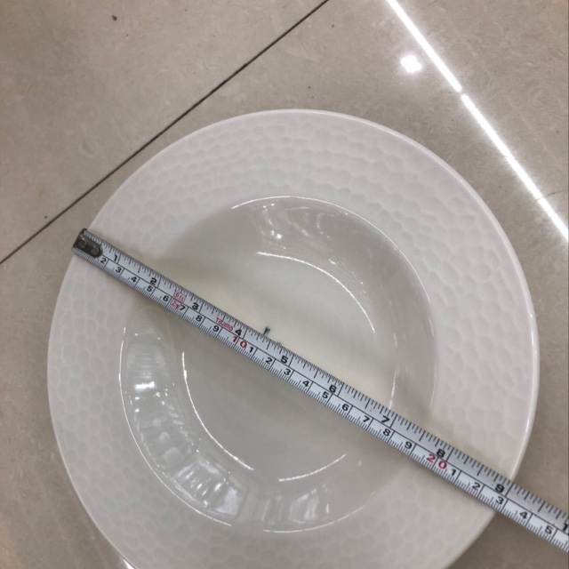 9寸浮雕平边汤盘，一箱的价格，48个一箱厂家直销批发零售现货线下实体店先咨询再下单