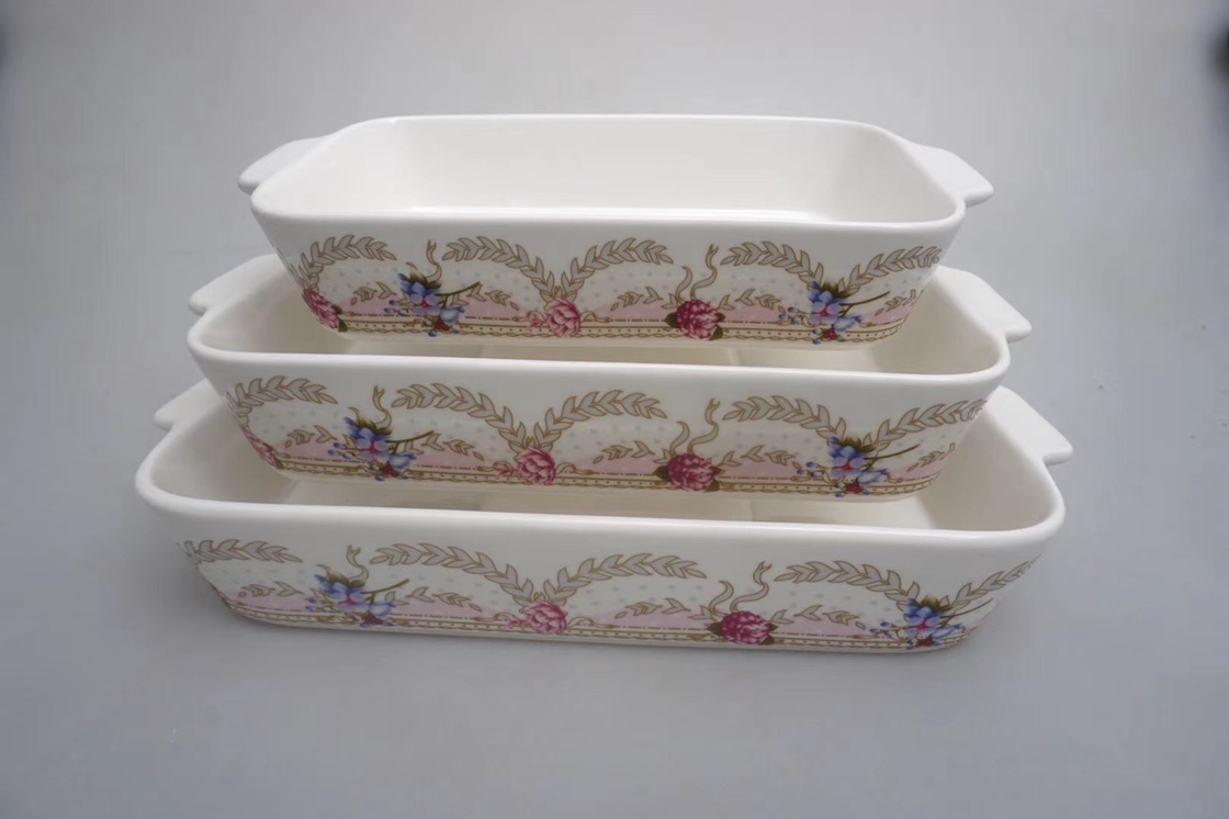 The baked flowers are rectangular and placed on three baking trays Application Scenario
