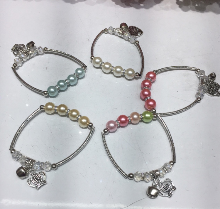 Fashion trend pearl bend