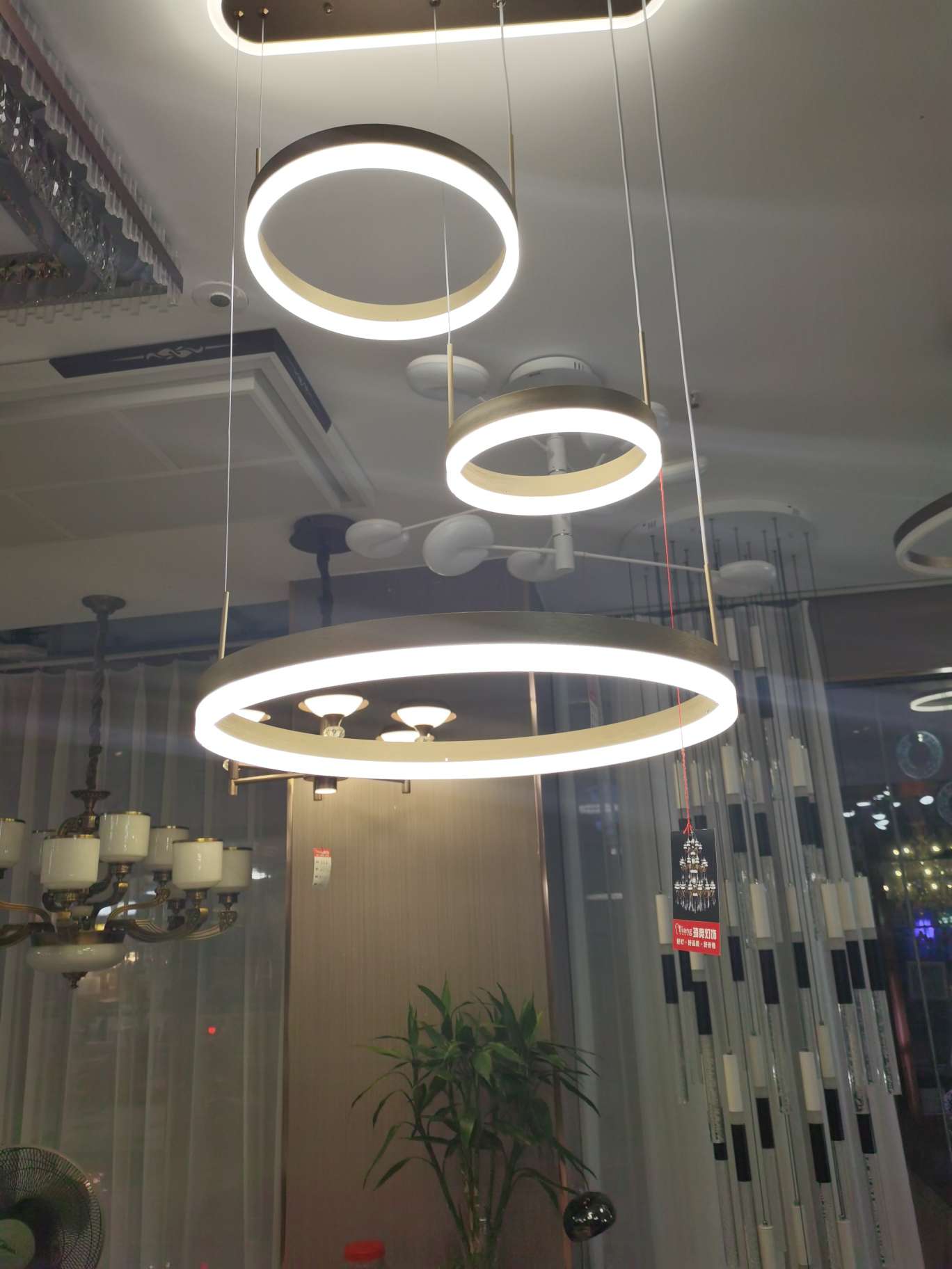 Modern chandeliers, table chandeliers, round chandeliers, and lighting fixtures for rooms, dining rooms, and living rooms are sold directly by the manufacturer detail image 1