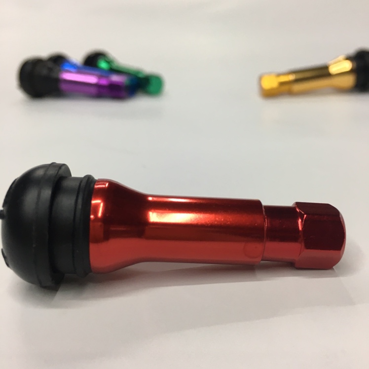 A set of high-efficiency cleaning and care tools for car valve stems details Picture