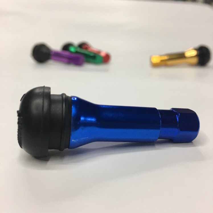 A set of high-efficiency cleaning and care tools for car valve stems Specification image