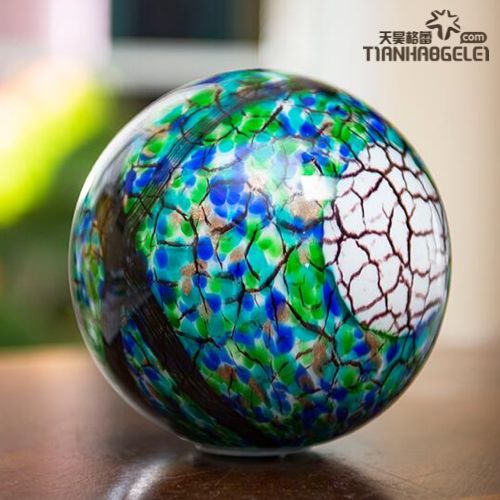 Glass handicraft ornaments