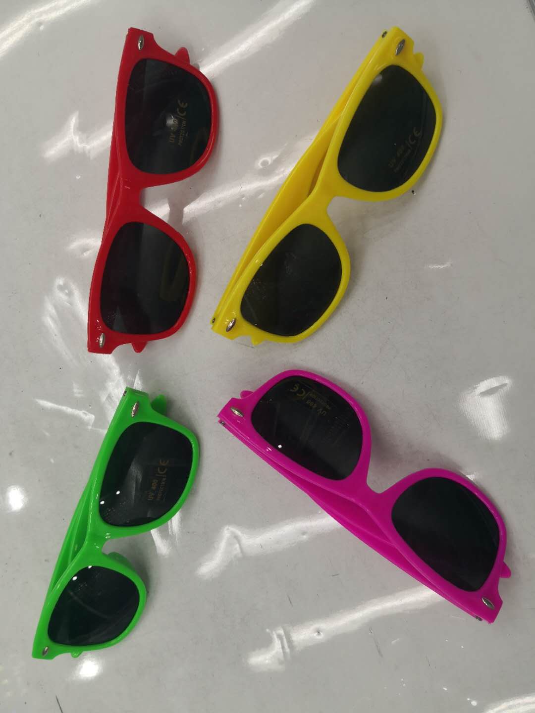 Rice nail sunglasses for children thumbnail