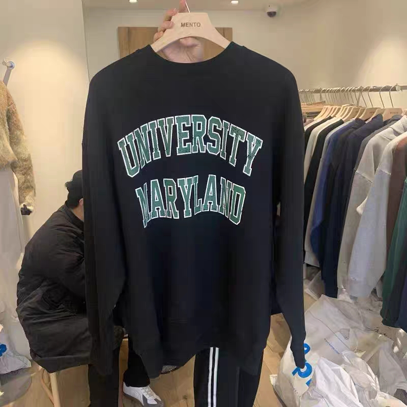 yuan Dongdaemun, a Korean agent, offers a new style of loose-fitting hoodie with a chest letter print, round neck, pullover and long sleeves for couples Application Scenario