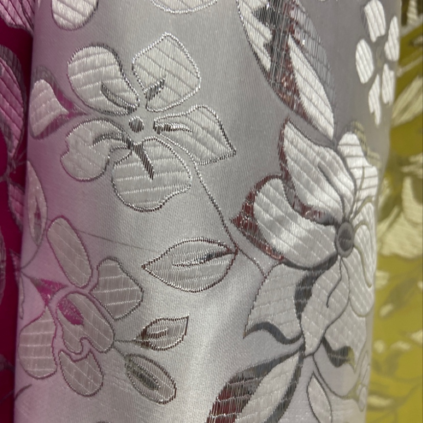 White silver-edged embossed embroidered fine leather brocade fabric, decorative items, gift packaging fabric, clothing, cheongsam Specification image