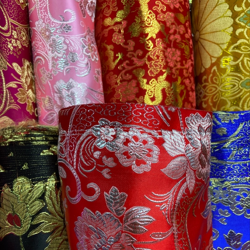 Red silver-trimmed embroidered fine leather brocade fabric, decorative items, gift packaging fabric, clothing details Picture