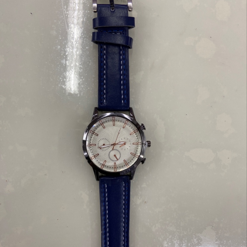 Classic and fashionable 21 Men's leather strap watch